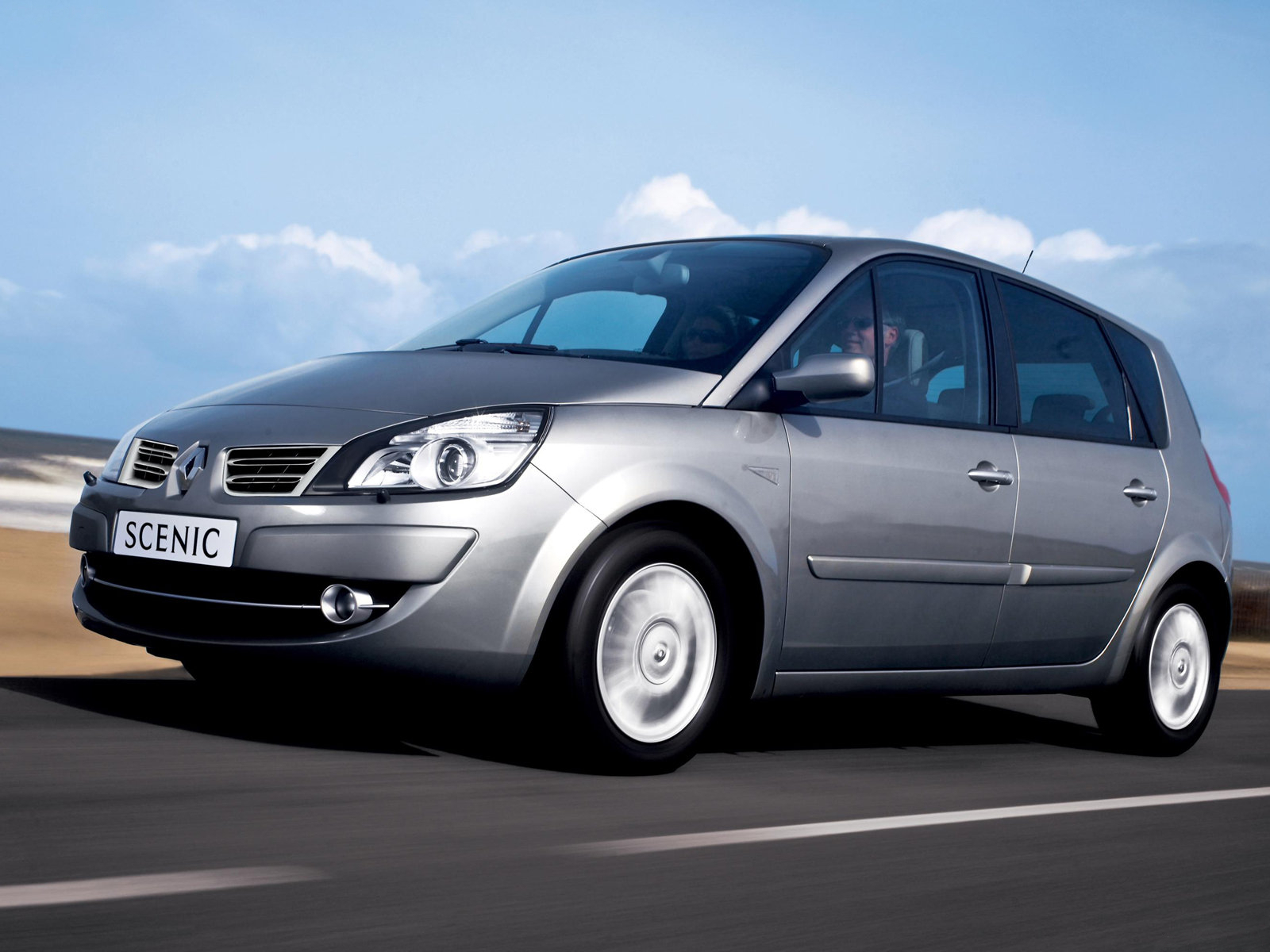 Renault Scenic II – что о нем стоит знать перед покупкой?