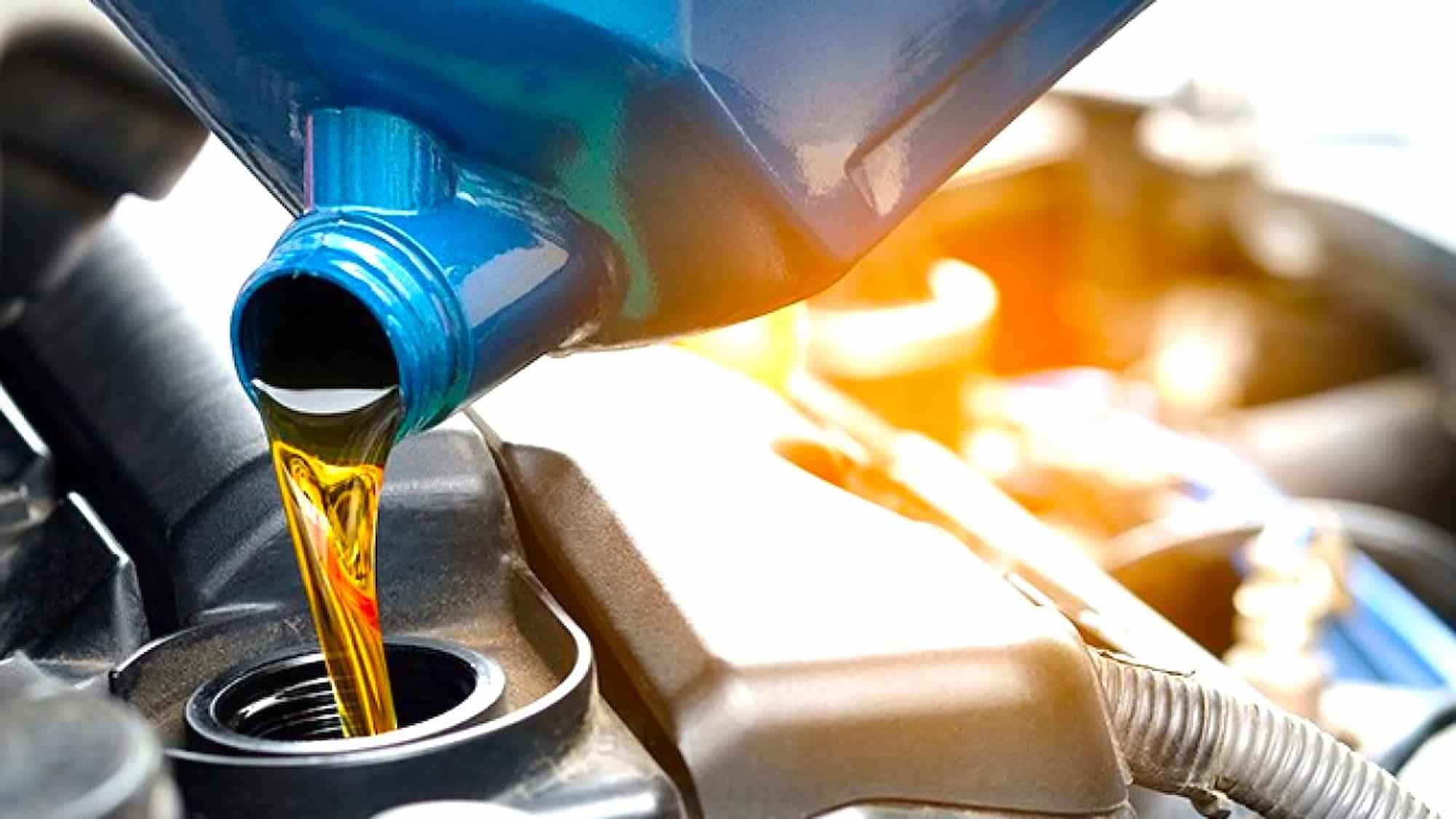 Почему важна замена масла в автомобиле?